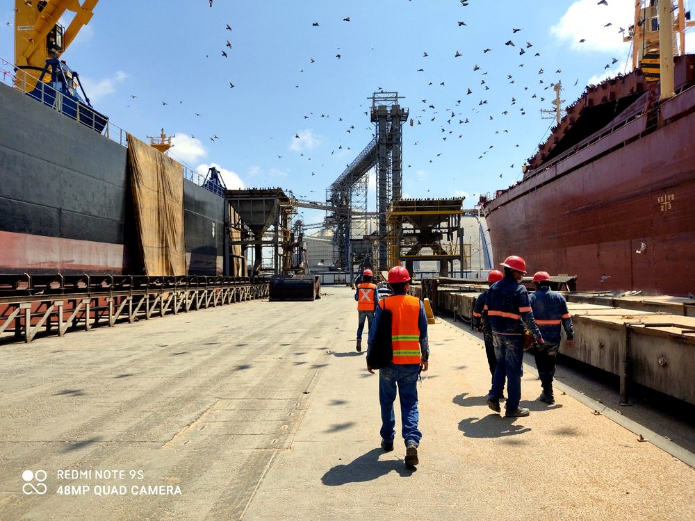 Cuadrilla ZOHMA en terminal portuaria industrial